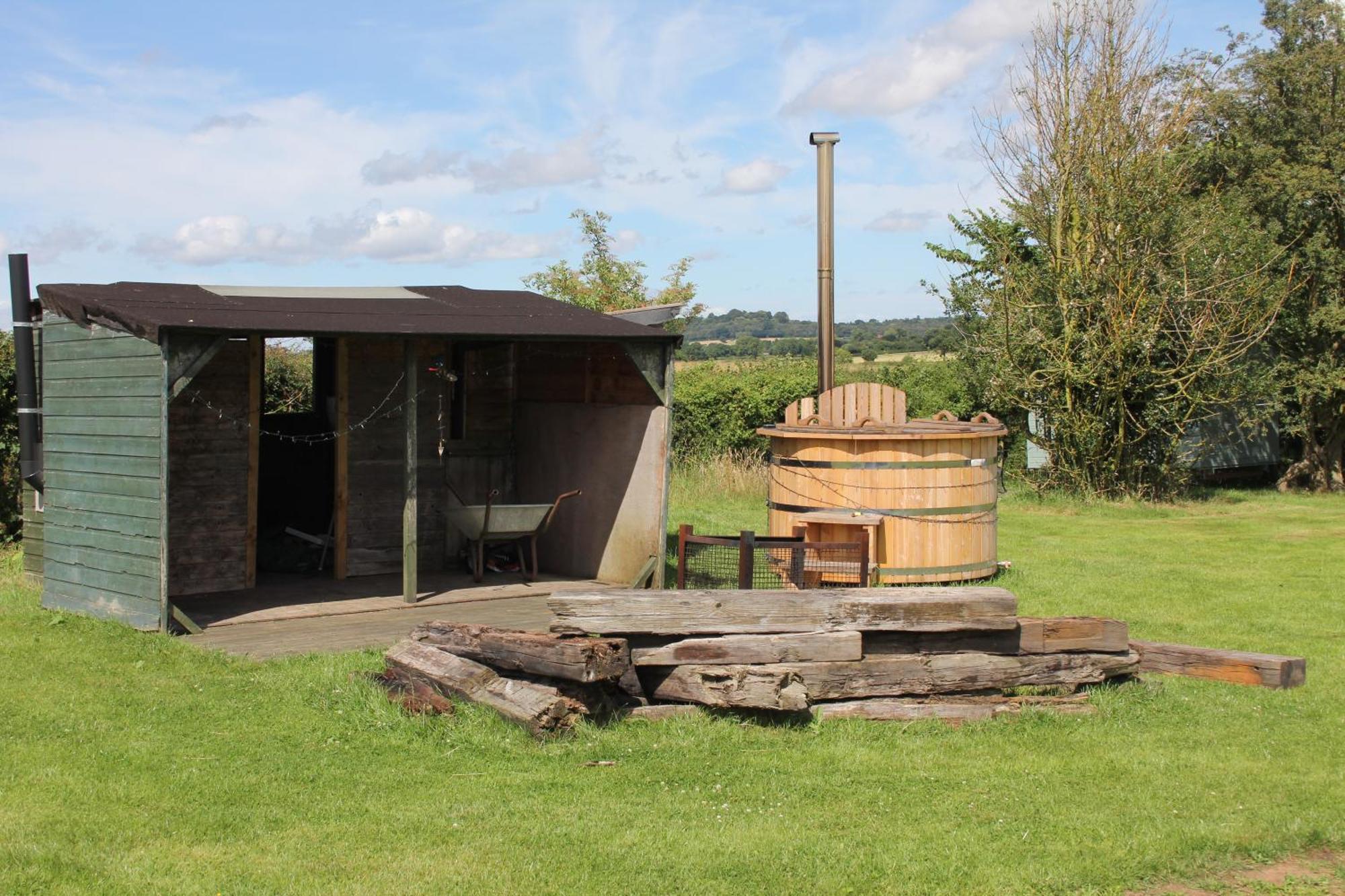 Glamping West Midlands Hotel Enville ภายนอก รูปภาพ